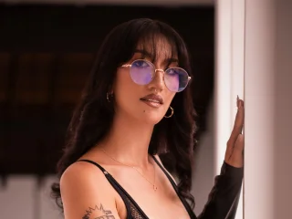 IsaBrock Spanish speaking webcam model