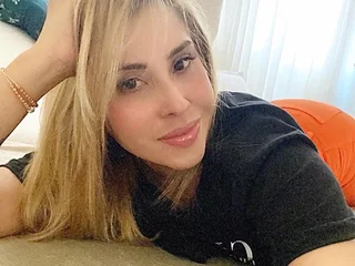 FiorellaCam webcam profile - Peruvian